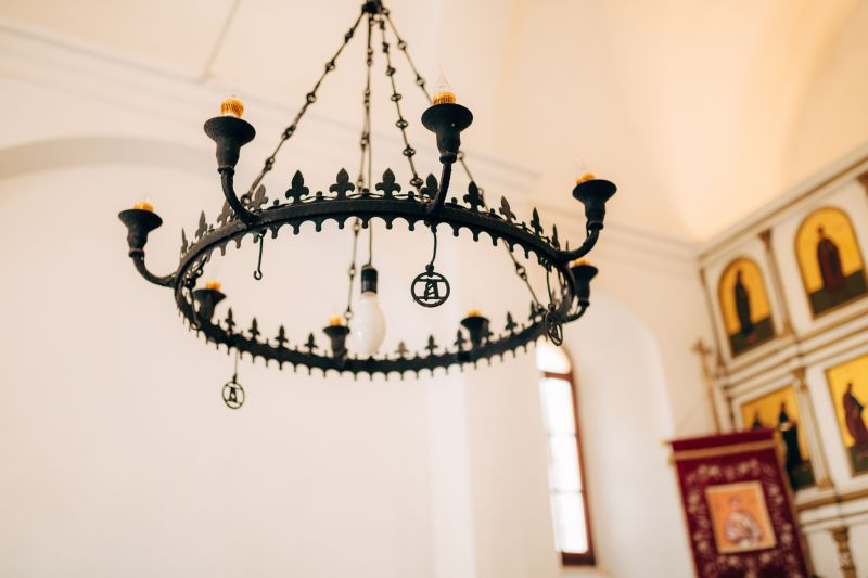 Chandelier Hanging in Olathe, KS